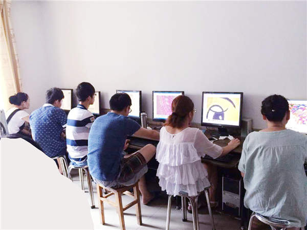 华艺绣花印花培训学校现场